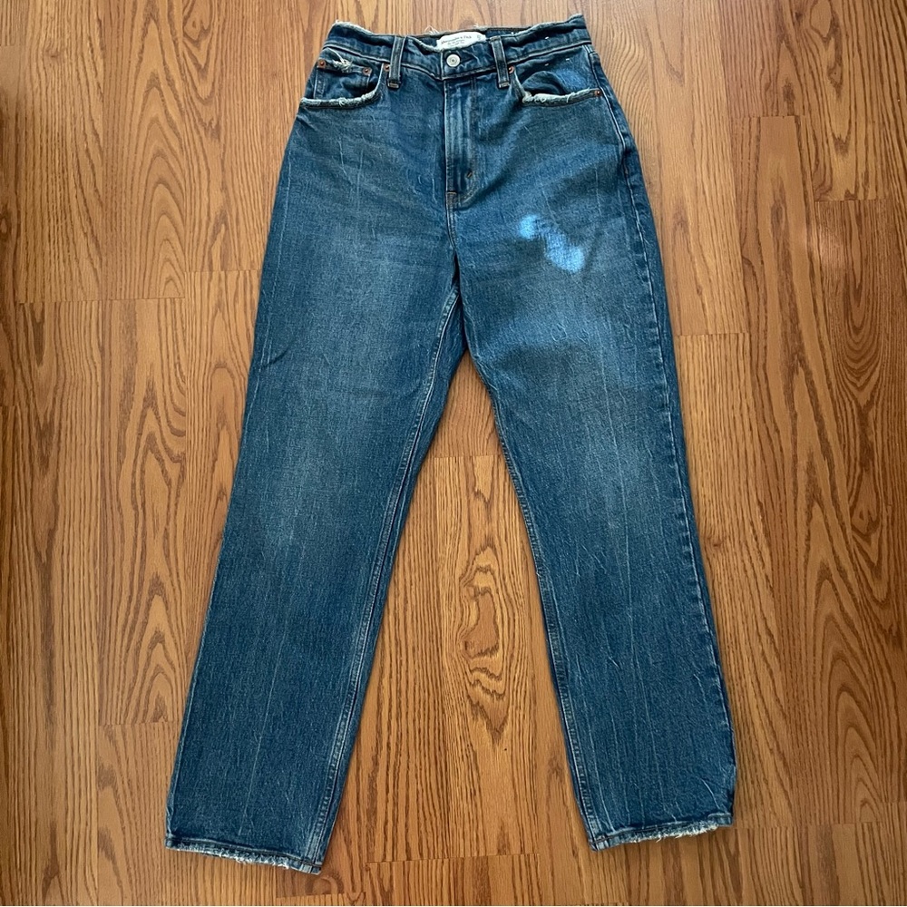 Abercrombie 90s Curve Love Ultra High Rise Straight Jeans: 27 Short